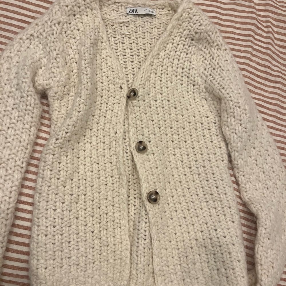 Zara Cream Knit Cardigan size small